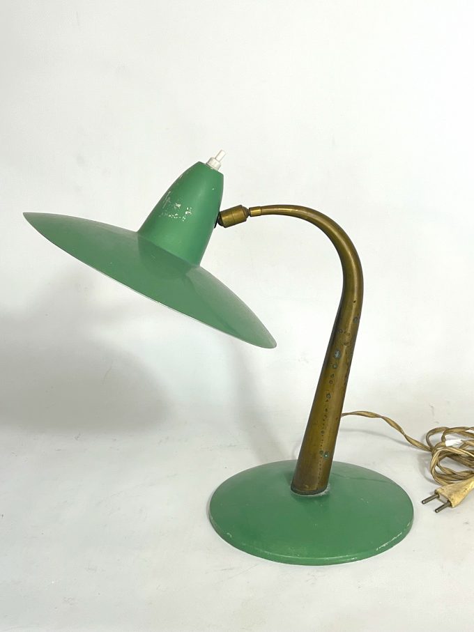 Mid-cenrury Italian Modern brass and green lacquer table lamp from 50s