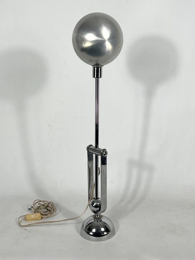 Mid-century Modern Italian chrome counterweight table lamp from 70s