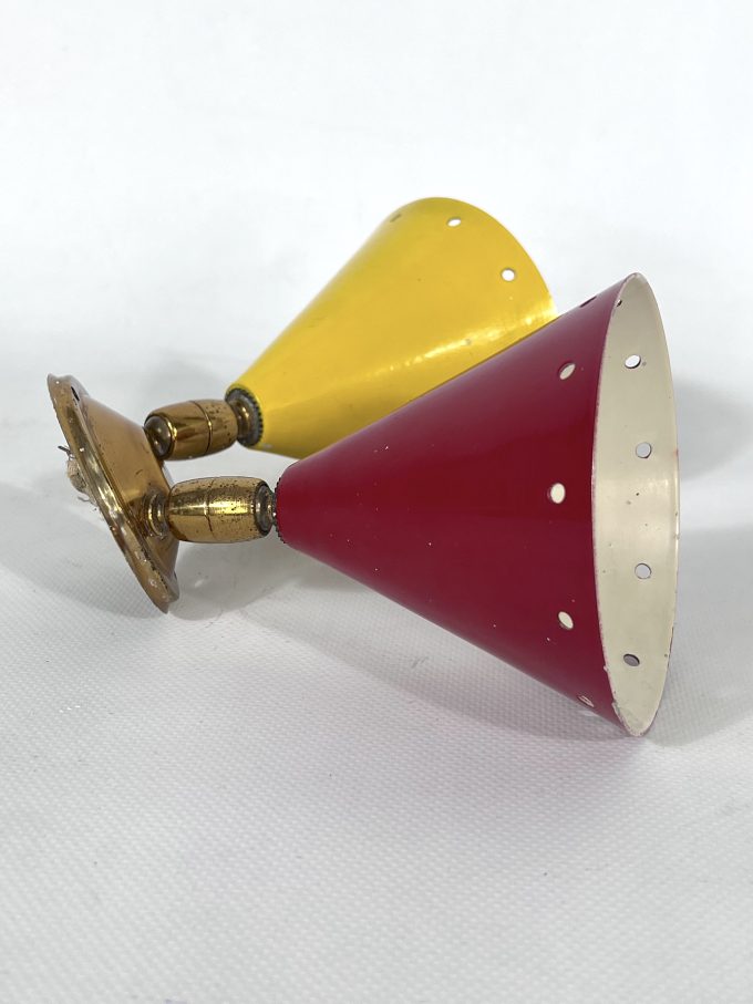 Vintage Italian single brass double cones wall lamp from 50s