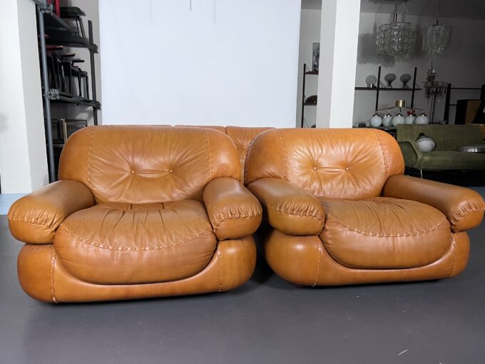 Vintage Sofa Set in cognac leather by Sapporo for Mobil Girgi. Italy 1970s