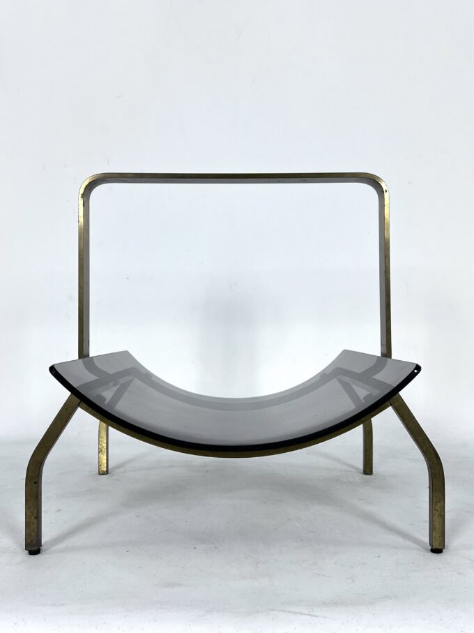 Fontana Arte, Mid-Century brass and curved glass magazine holder. Italy 1960s