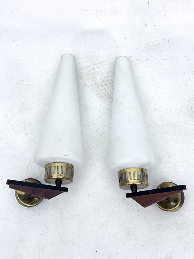 Mid-Century pair of sconces in Stilnovo manner. Italy 1950s