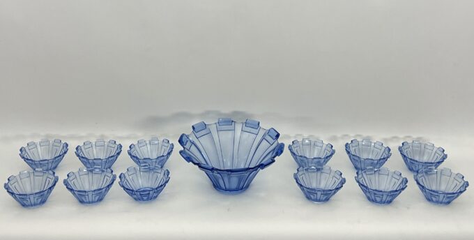 Art Deco Murano glass serving bowl set of 13. Italy 1930s
