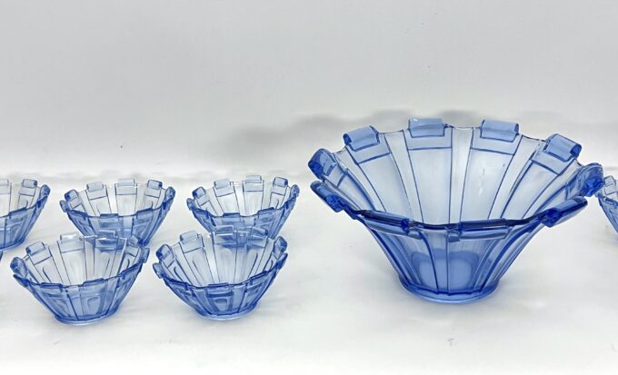 Art Deco Murano glass serving bowl set of 13. Italy 1930s