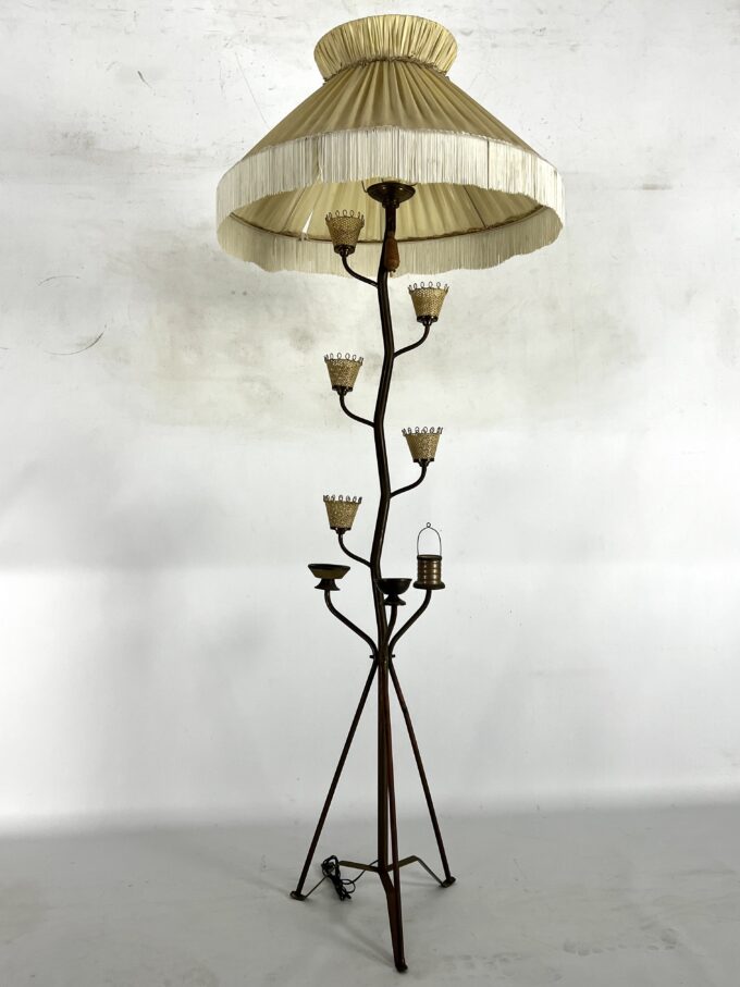 Rare Mid-Century brass floor lamp in the manner of Arredoluce Monza. Italy 1950s