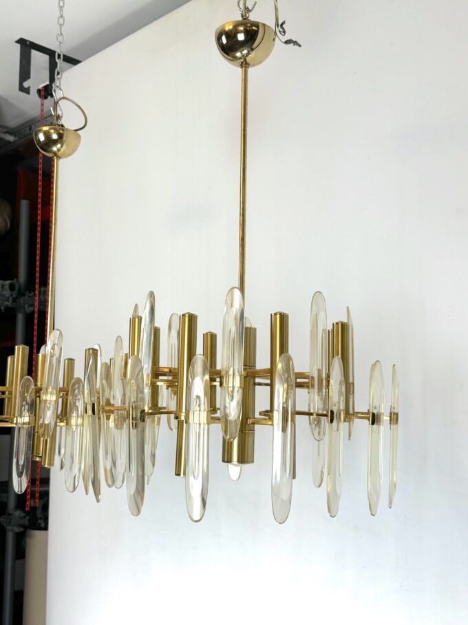 Sciolari, pair of Italian brass and glass chandeliers from 70s