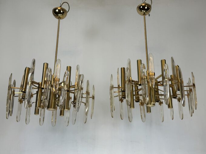 Sciolari, pair of Italian brass and glass chandeliers from 70s