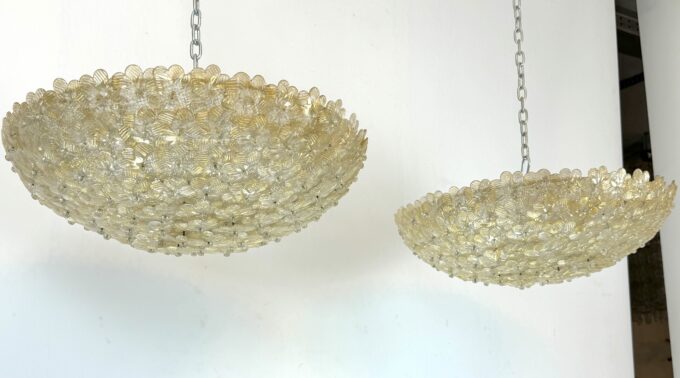 Seguso, pair od large Mid-century Gold Murano glass flowers ceiling lamps. Italy 1940s