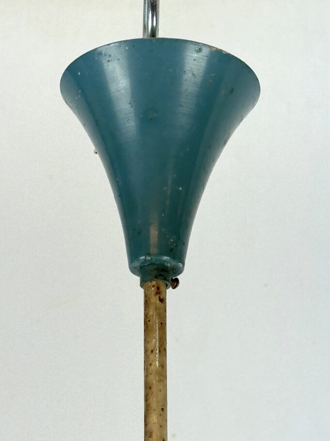 Stilnovo, MId-century brass, opaline glass and lacquer chandelier. Italy 1950s