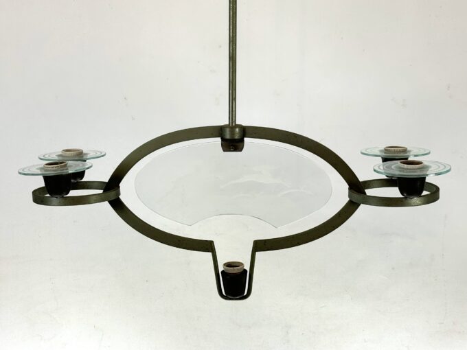 Pietro Chiesa, Art Deco chandelier in solid lacquered brass and glass. Italy 1930s