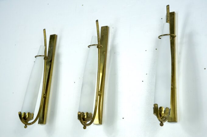 Set of three sconces in brass and triplex opaline glass in Arredoluce manner. Italy 1950s