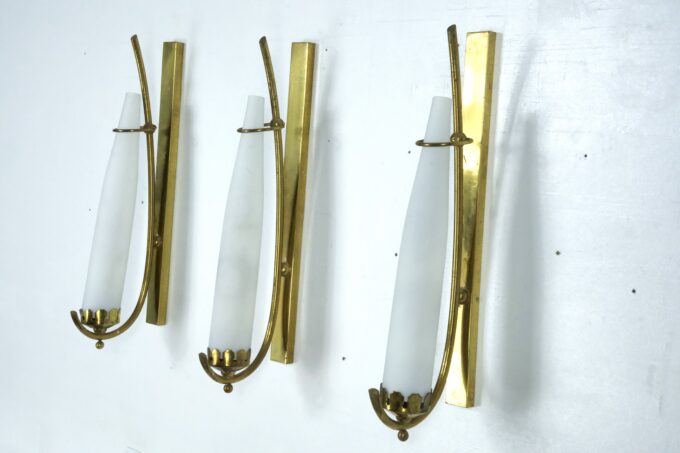 Set of three sconces in brass and triplex opaline glass in Arredoluce manner. Italy 1950s