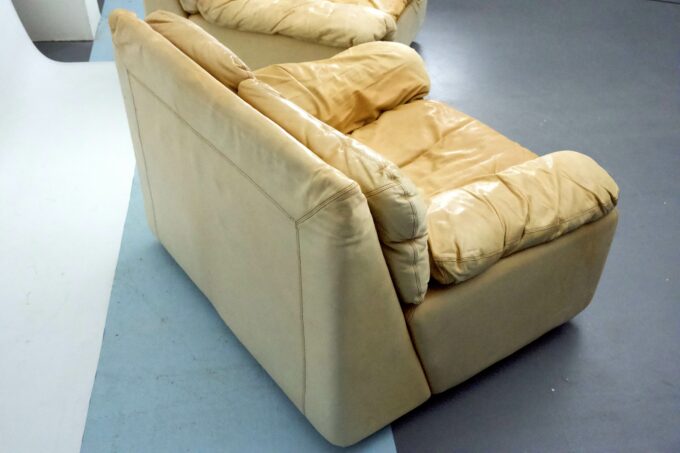 Vintage pair of leather armchairs by Ammannati and Vitelli for Brunati, Italy 1970s.