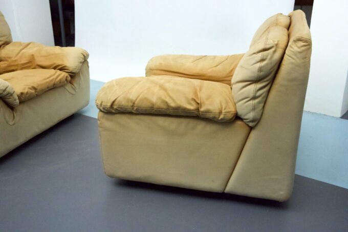 Vintage pair of leather armchairs by Ammannati and Vitelli for Brunati, Italy 1970s.