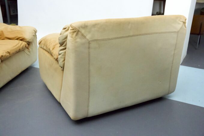 Vintage pair of leather armchairs by Ammannati and Vitelli for Brunati, Italy 1970s.