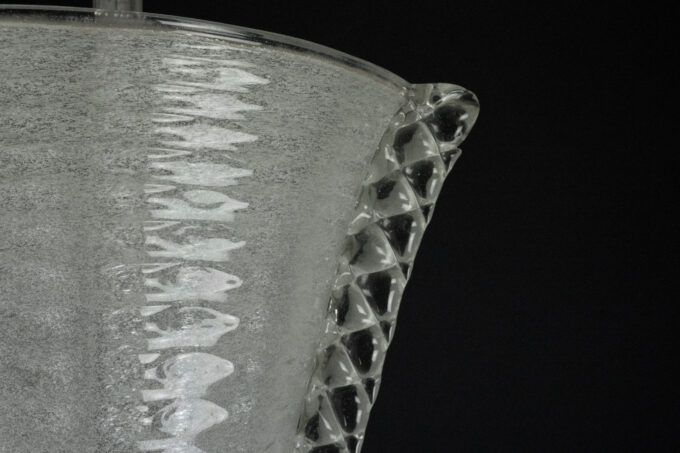Rare Art Deco Ercole Barovier chandelier in Pulegoso Murano glass. Italy 1940s
