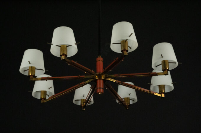 Mid-Century 8 arms Stilnovo chandelier in opaline, brass and red lacquer. Italy 1950s