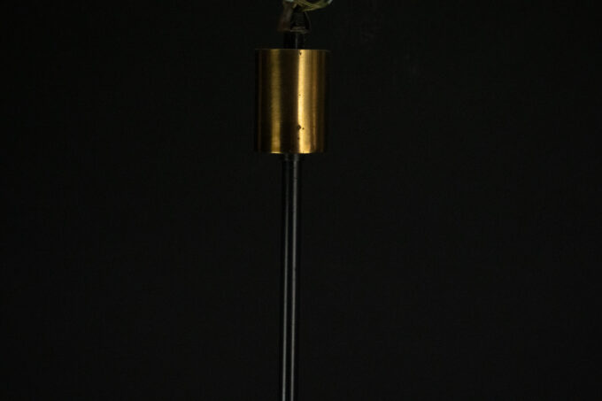 Mid-Century 8 arms Stilnovo chandelier in opaline, brass and red lacquer. Italy 1950s