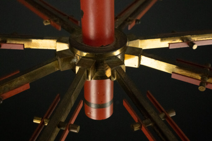 Mid-Century 8 arms Stilnovo chandelier in opaline, brass and red lacquer. Italy 1950s