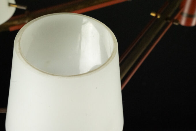Mid-Century 8 arms Stilnovo chandelier in opaline, brass and red lacquer. Italy 1950s