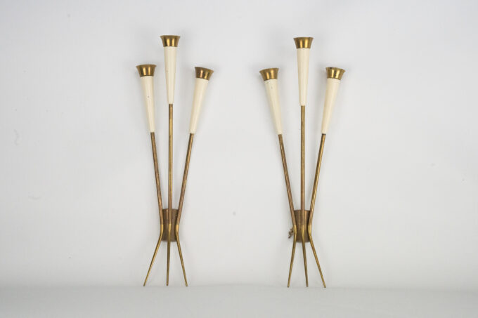 Mid-Century pair of large brass sconces attributable to Stilnovo. Italy 1950s