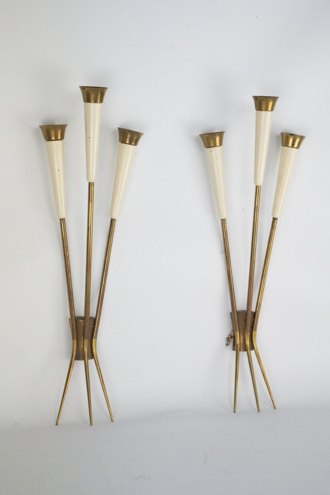 Mid-Century pair of large brass sconces attributable to Stilnovo. Italy 1950s
